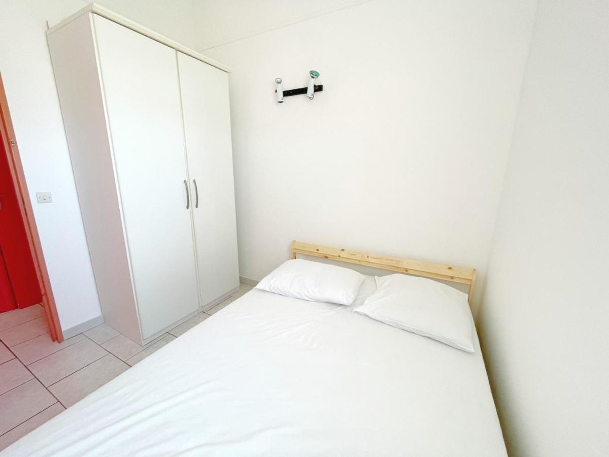 Charmant 2 Pieces Avec Mezzanine, Parking, A 300M De La Plage Et Commerces - Fr-1-338-502 سُت المظهر الخارجي الصورة